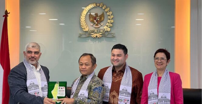 
FRAKSI GOLKAR DORONG ANGGOTANYA DI KOMISI I DPR MEMBERIKAN INFORMASI TENTANG PALESTINA