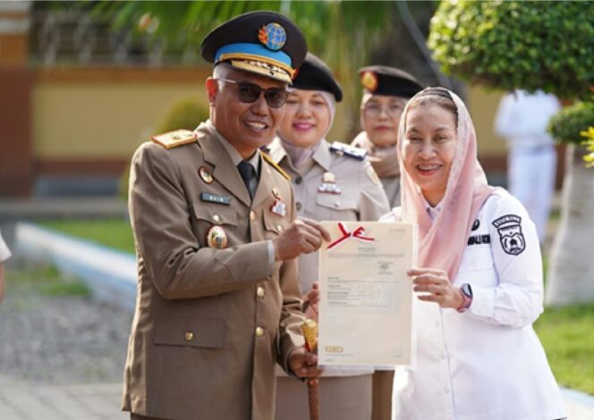 
SERAHKAN SERTIFIKAT PASAR LASOANI KE ATR/BPN